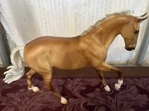 Breyerfest 2024 Palomino Miss Independent - Picture 1 of 4