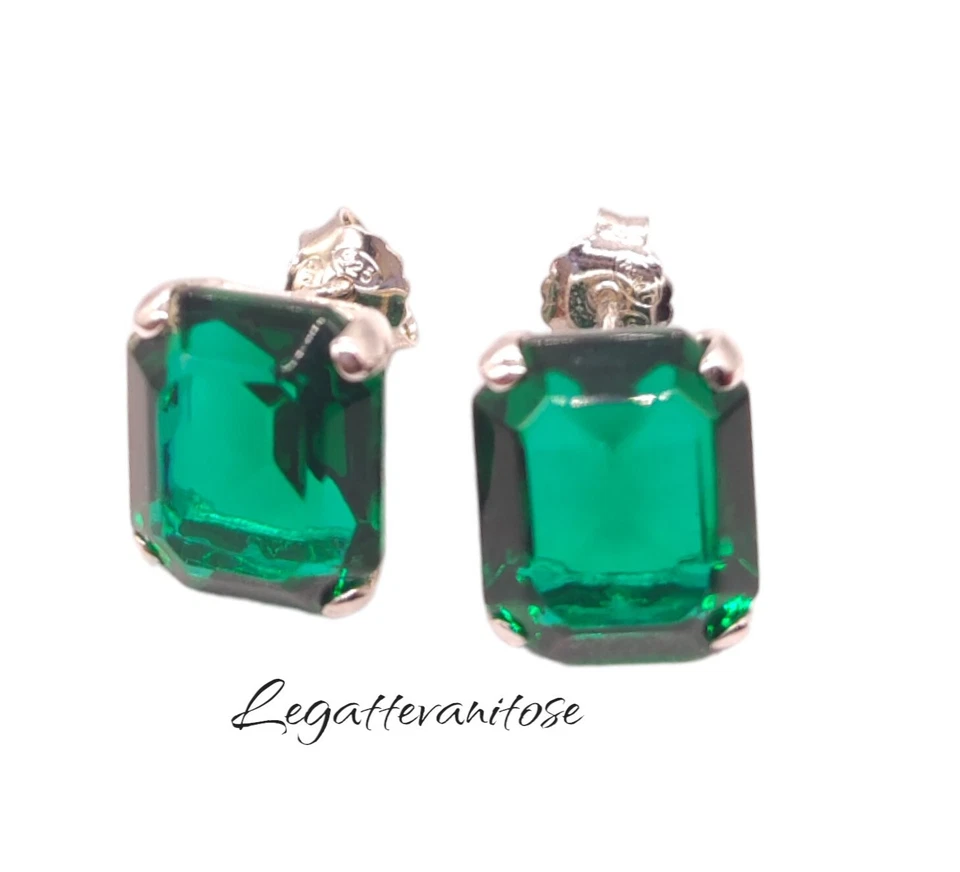 Orecchini Donna in Argento 925  con  ZIRCONE VERDE SMERALDO. orecchini a lobo - Immagine 1 di 4