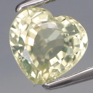 1.26Ct.Ravishing Natural Greenish Yellow Chrysoberyl Sri-Lanka HEART Lovely! - Picture 1 of 4