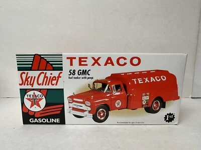 First Gear 1958 GMC Tanker & Pumps Texaco Sky Chief 1:34 Diecast 19-2357 NEW NIB - Image 1 of 4