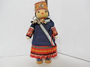Muñeca china de madera miniatura coleccionable hecha a mano de 9 pulgadas de alto - Imagen 1 de 7