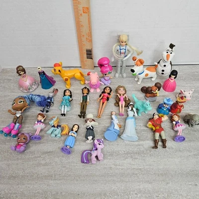 Disney Princess, Animals, & Misc Toy Figures Lot - Simba, Anna, Olaf, More! - Image 1 of 4