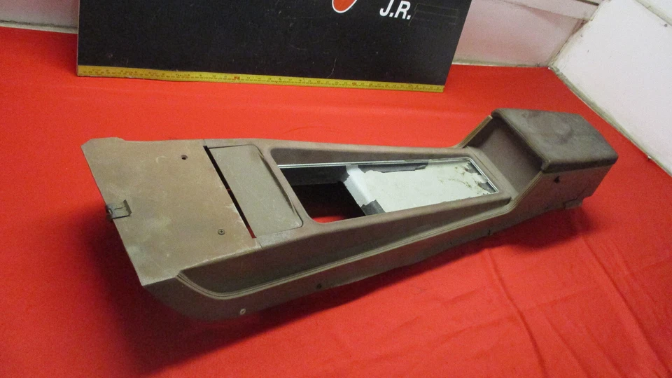 1970 FORD MUSTANG AND COUGAR CONSOLE WILL ALSO FIT 1969 2 - Image 1 of 4