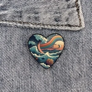 Gorgeous! Great Wave Heart Pin - Japanese Art Style Printed Badge Ocean Rainbow - Picture 1 of 3