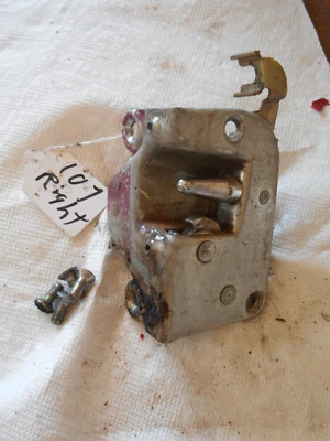 Mercedes Benz W107 R107 C107 280SLC 450SL 380SL 500SL Right Door Latch 1971-84  - Image 1 of 4