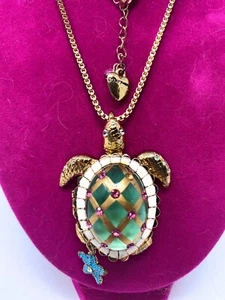 Vintage Aqua BETSEY JOHNSON Turtle Locket Pendant Necklace - Picture 1 of 6