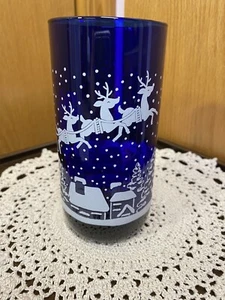 Cobalt Blue Santa and Sleigh Christmas Scene Drinking Glass by Libbey ~ Vintage - Picture 1 of 8