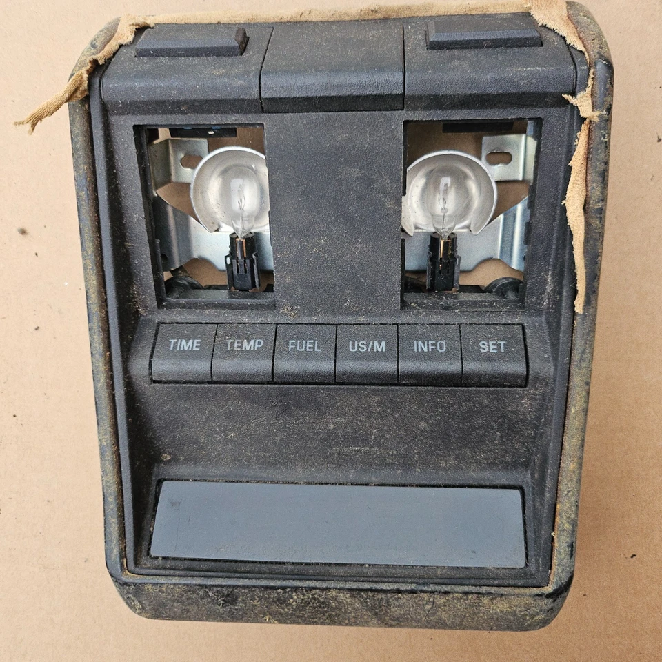 CHRYSLER NEW YORKER, CENTRO DE INFORMACIÓN DE TECHO IMPERIAL 1988-1991 Foto 1 de 2