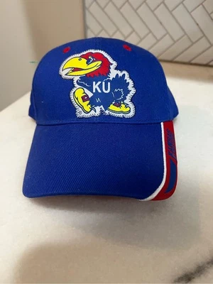 SOMBRERO KU JAYHAWKS CON ETIQUETAS con licencia NCAA nuevo Foto 1 de 4