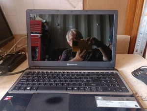 Packard Bell EasyNote TE69KB 15.6" laptop, AMD A4-5000, 4GB spares only dead - Picture 1 of 5