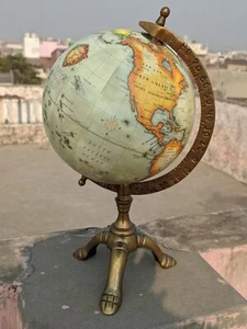 Ornement de globe de carte du monde antique nautique avec base de trépied... - Bild 1 von 8