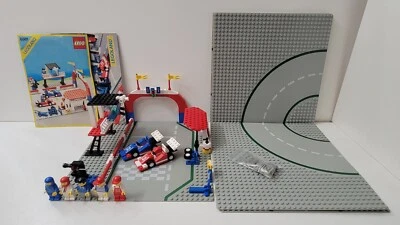 LEGO TOWN 6381 MOTOR SPEEDWAY 100% PARTS w MANUALS EUC! + OVAL TRACK LAYOUT - Image 1 of 4