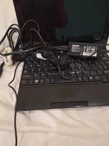 Toshiba NB500 11D Laptop With Original Charger - Picture 1 of 13
