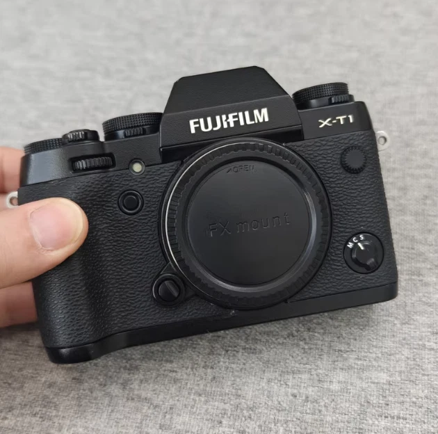 Fuji Fujifilm X T1 16.3MP Black Mirrorless Digital Cam Body 95% New Top Imaging - Image 1 of 4