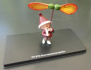 Sandmann mit Ahornsamenpropeller-Atlas Edition Unser Sandmännchen DDR -OVP PU879 - Bild 1 von 2