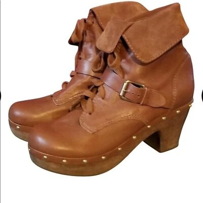 BOTAS ZUECO DE CUERO JUICY COUTURE Foto 1 de 4