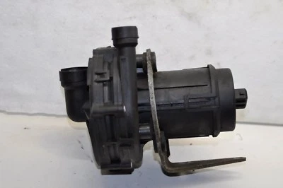 Bomba de aire secundaria Volkswagen Pierburg Foto 1 de 4