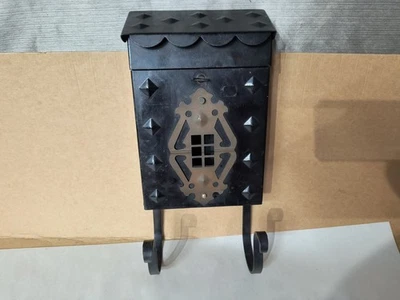 Buzón de montaje en pared de acero macizo y latón estilo Tudor colonial vintage Foto 1 de 4