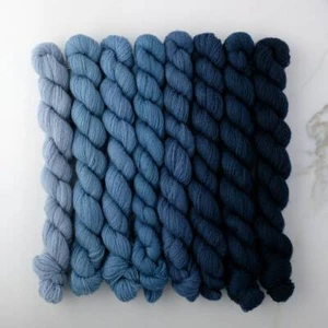 Hilo de lana de crepel y tapiz Appletons - azul marino opaco - Imagen 1 de 9