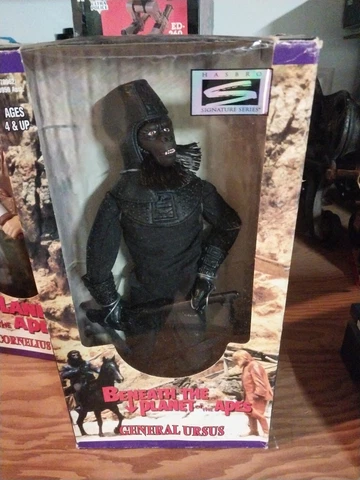 NIB - 1998 Kenner The Planet Of The Apes 12" General Ursus Figure Cover