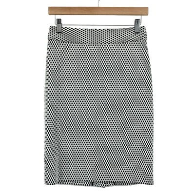 Falda midi ventilada con cremallera trasera blanca y negra Banana Republic para mujer talla 0 Foto 1 de 4