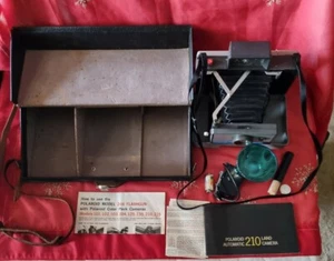 Vintage Polaroid Automatic 210 Land Camera - Picture 1 of 12