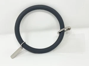 Téléphone portable bracelet cordon souple chaîne silicone gris livraison gratuite - Photo 1 sur 3