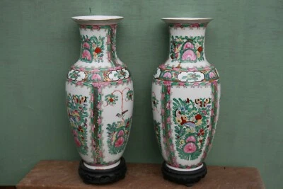 paire de vases en faience XX ème de chine ** - Photo 1/4
