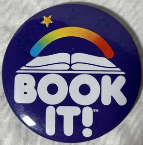 ¡RESERVA! Pinback Botón Pizza Hut Prendedor de Lectura De Colección 1985 Estrellas Púrpura Arco Iris - Imagen 1 de 3