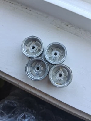 Juego De Colección De 4 Ruedas Coche Ranura BZ Escala 1/24 1965 Foto 1 de 2