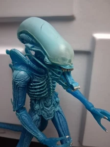 Neca Aliens Blue Xenomorph Warrior Kenner Inspired Series 11 - Bild 1 von 15