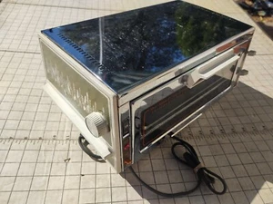 Vintage Proctor Silex Meal MakerToaster Oven Model 0260 USA 1550 W green copper - Picture 1 of 11