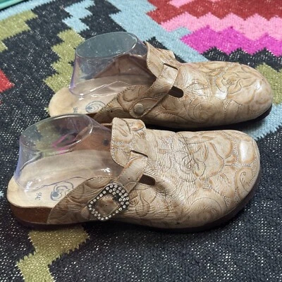 Zueco de equilibrio Eurowellness mula tobogán con hebilla, EU 40, relieve floral marfil/bronceado Foto 1 de 4