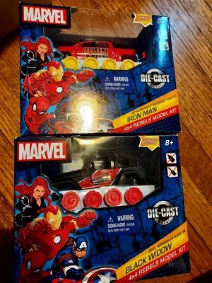 Kits de modelos diecast Black Widow and Iron Man Marvel 4x4 Rebels Jeep Silverado  Foto 1 de 4