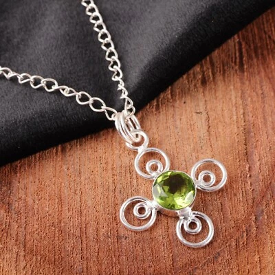 Maravilloso colgante de peridoto de piedras preciosas hecho a mano joyería de plata de ley 925 para regalo Foto 1 de 4