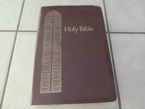 Thomas Nelson Regency Holy Bible KJV Giant Print Red Letter Concordance 1990 - Picture 1 of 7