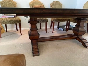 Mahogany dark wood dining room extendable table (can seat 8) - Picture 1 of 14