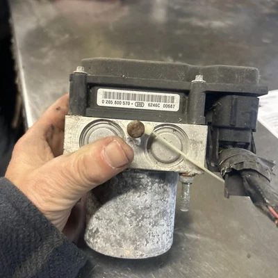 Ford Freestyle/500/Montego 2005-7 unidad ABS Foto 1 de 4