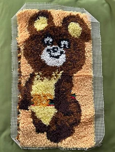 VINTAGE c1980 Moscow Summer Olympics Misha The Bear Mascot Latch Hook Rug Russia - Picture 1 of 4