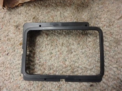 Nuevo NOS 1988-93 Chrysler New Yorker Faro Lateral Izquierdo Bisel 4334905 Foto 1 de 4