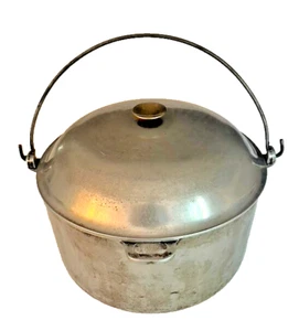 Vintage Unmarked Cast Aluminum Dutch Oven with Lid – 10" Diameter - Picture 1 of 12