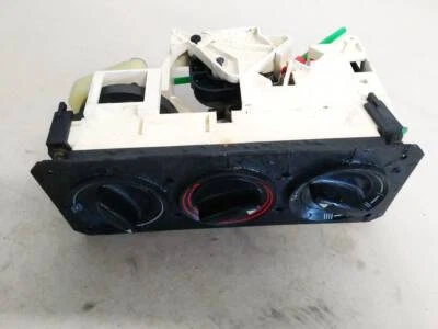 Panel de control de clima Audi A4 1997 (interruptores de control de calefacción) 25099 #1891721-58 Foto 1 de 3