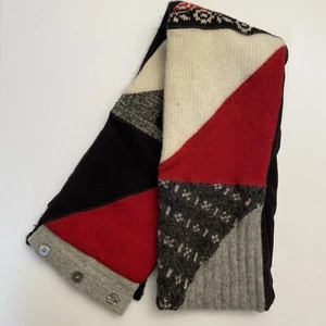 baabazuzu Schal Wolle Patchwork Knöpfe Color Block rot schwarz grau - Bild 1 von 9