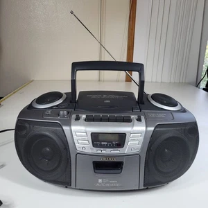 Aiwa Compact Disc CD Stereo Radio Cassette Recorder Player Boombox TESTED WORKS - Picture 1 of 12