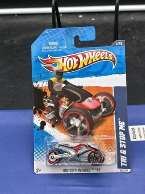 Hot Wheels HW City Works '11 2/10 (2010) Red Tri & Stop Me Toy Car 172/244 - Image 1 of 2
