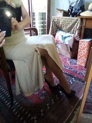 Rock im Landhaustil creme mit Blumenmuster und Schlitzen, Größe 36 - Bild 1 von 3