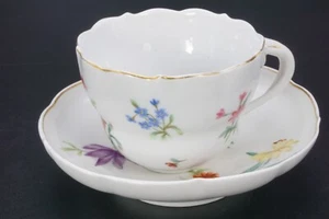Meissen Porzellan Knaufzeit Kaffeetasse mit Untertasse Blumendekor 2. Wahl - Picture 1 of 6