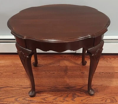 Ethan Allen Georgian Court End Table Oval Cherry  Queen Anne  11-8606 225 - Image 1 of 4