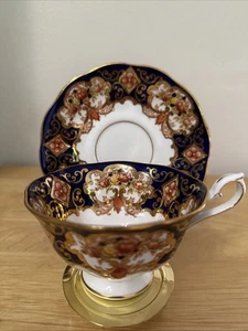 Royal Albert Bone China Erbstück Tasse & Untertasse Kobalt Goldrand Made in England - Bild 1 von 6