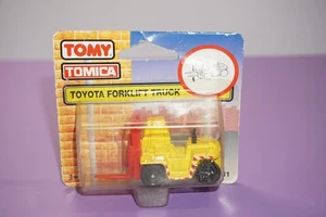 Tomica Tomy Vintage Toyota Forklift Truck - New - Picture 1 of 4